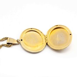 Jewelry - Vintage Butterfly Locket Jewelry - Vintage Butterfly Locket